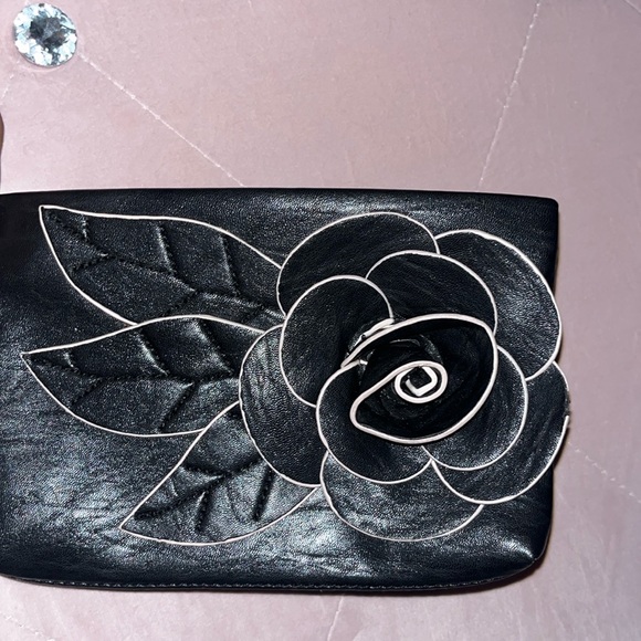 Black Faux Leather 3D Flower Wristlet/ Clutch Purse - Picture 1 of 3